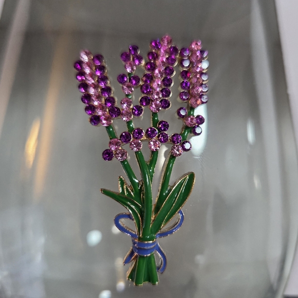 Rachel Zoe Wine Glass with Pink Floral Design - Picture 4 of 4